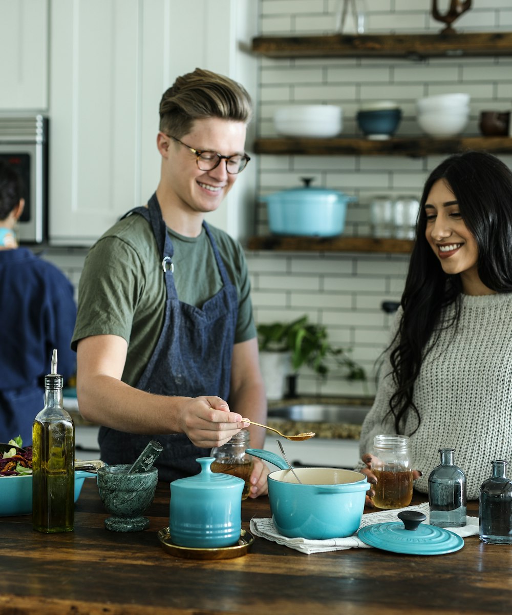 Préparation de repas frais en cuisine