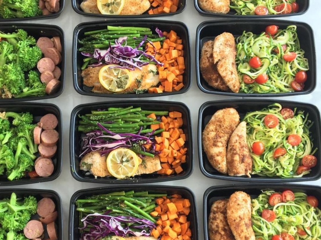 Repas frais préparés pour la commande mobile